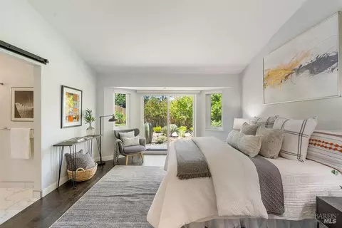 Bedroom - 451 Trotter Dr, Vallejo, CA 94591 photo 6 of 8