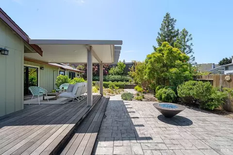 Exterior - 451 Trotter Dr, Vallejo, CA 94591 photo 9 of 16