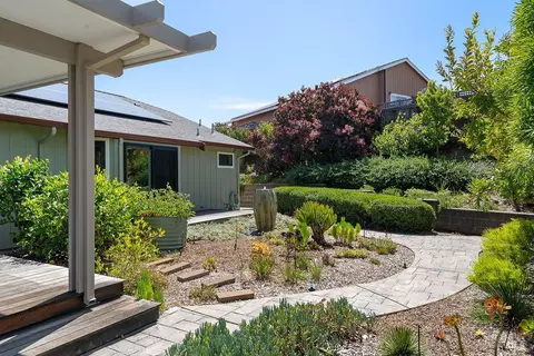 Exterior - 451 Trotter Dr, Vallejo, CA 94591 photo 15 of 16