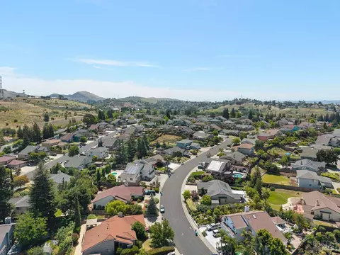 View/Area - 451 Trotter Dr, Vallejo, CA 94591 photo 5 of 6