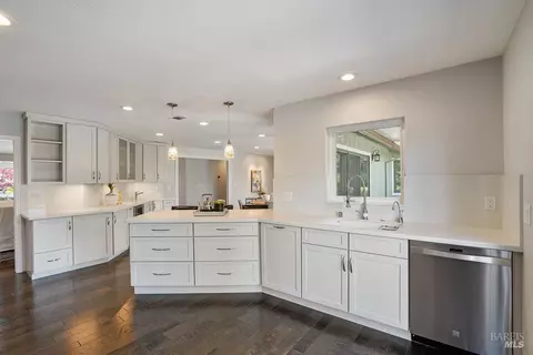 Kitchen - 451 Trotter Dr, Vallejo, CA 94591 photo 5 of 7