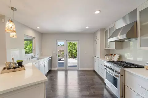Kitchen - 451 Trotter Dr, Vallejo, CA 94591 photo 4 of 7
