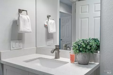 Bath - 451 Trotter Dr, Vallejo, CA 94591 photo 2 of 5