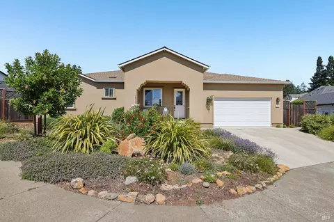 3746 Sawgrass Pl, Santa Rosa, CA 95403