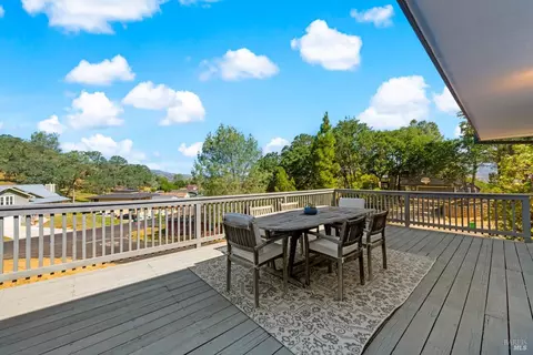 1001 Eastridge Dr, Napa, CA 94558