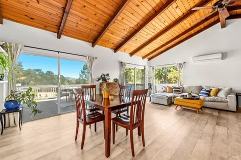 1001 Eastridge Dr, Napa, CA 94558