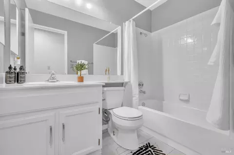Bath - 101 Thresher Dr, Vallejo, CA 94591 photo 3 of 3