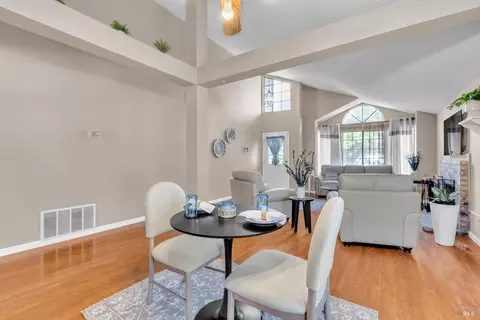 Dining - 101 Thresher Dr, Vallejo, CA 94591 photo 2 of 2