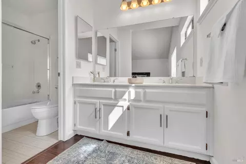 Bath - 101 Thresher Dr, Vallejo, CA 94591 photo 1 of 3