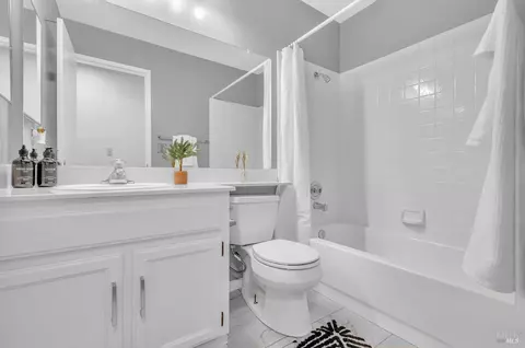 Bath - 101 Thresher Dr, Vallejo, CA 94591 photo 3 of 3