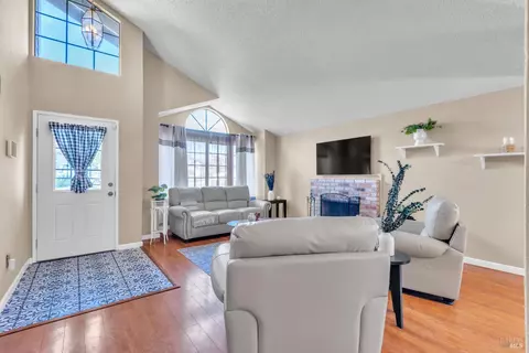Entry Way - 101 Thresher Dr, Vallejo, CA 94591 photo 2 of 2