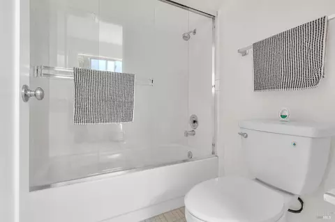 Bath - 101 Thresher Dr, Vallejo, CA 94591 photo 2 of 3