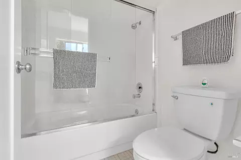Bath - 101 Thresher Dr, Vallejo, CA 94591 photo 2 of 3