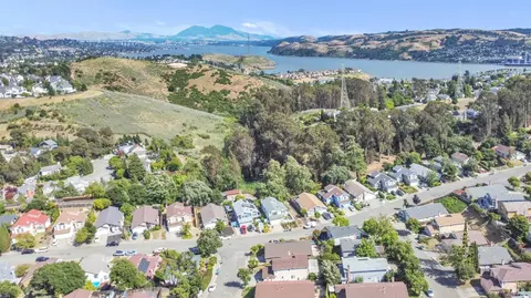 View/Area - 101 Thresher Dr, Vallejo, CA 94591 photo 16 of 22