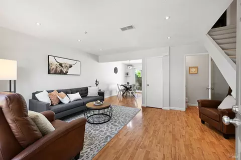1442 Gold Way, Rohnert Park, CA 94928