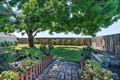 Exterior - 1607 James St, Fairfield, CA 94533 photo 4 of 4