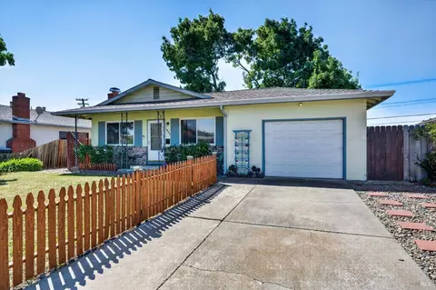 Exterior - 1607 James St, Fairfield, CA 94533 photo 2 of 4