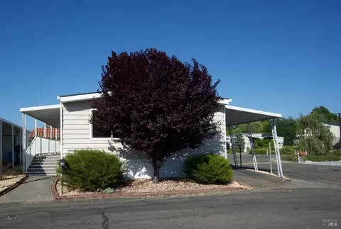 101 Oakwood Ln, Santa Rosa, CA 95405