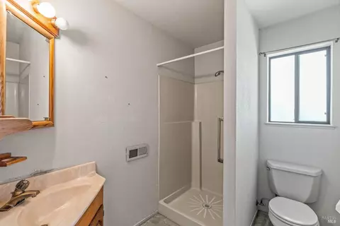 Bath - 625-629 Hill Rd, Angwin, CA 94508 photo 6 of 6