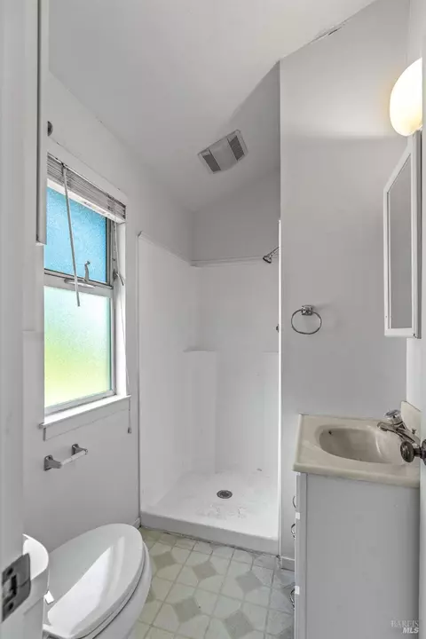 Bath - 625-629 Hill Rd, Angwin, CA 94508 photo 5 of 6