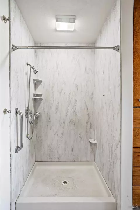 Bath - 625-629 Hill Rd, Angwin, CA 94508 photo 3 of 6