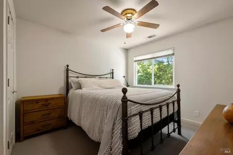Bedroom - 1370 Estates Dr, Dixon, CA 95620 photo 5 of 8
