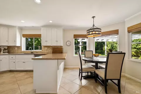 Kitchen - 1370 Estates Dr, Dixon, CA 95620 photo 6 of 6