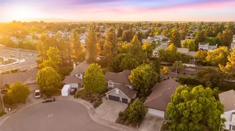 View/Area - 1370 Estates Dr, Dixon, CA 95620 photo 3 of 4