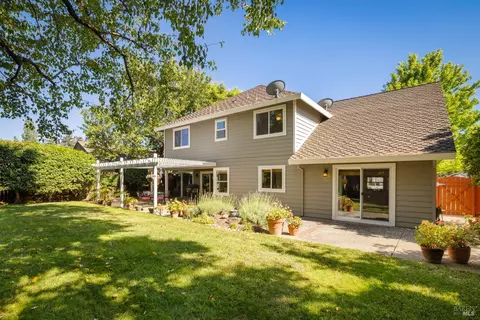 Exterior - 1370 Estates Dr, Dixon, CA 95620 photo 14 of 26