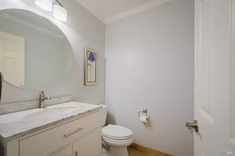 Bath - 1370 Estates Dr, Dixon, CA 95620 photo 1 of 10