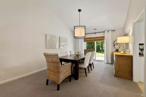 Dining - 1370 Estates Dr, Dixon, CA 95620 photo 1 of 7