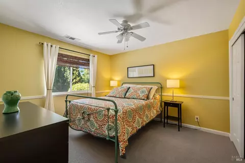 Bedroom - 1370 Estates Dr, Dixon, CA 95620 photo 7 of 8