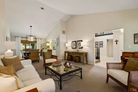 Living - 1370 Estates Dr, Dixon, CA 95620 photo 2 of 6