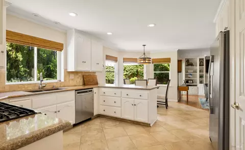 Kitchen - 1370 Estates Dr, Dixon, CA 95620 photo 2 of 6