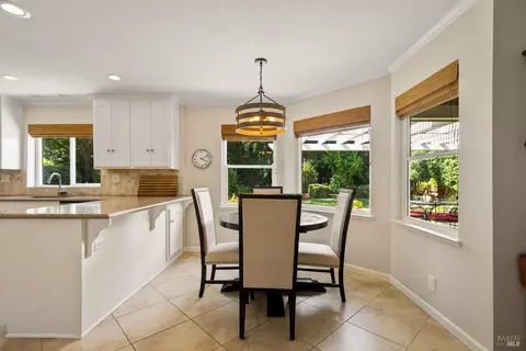 Dining - 1370 Estates Dr, Dixon, CA 95620 photo 6 of 7