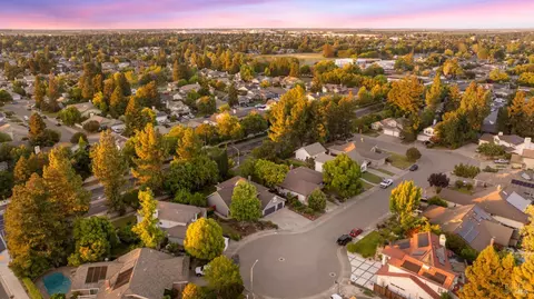 View/Area - 1370 Estates Dr, Dixon, CA 95620 photo 2 of 4