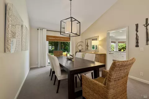 Dining - 1370 Estates Dr, Dixon, CA 95620 photo 4 of 7