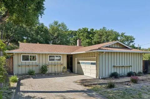 46 Drakewood Ln, Novato, CA 94949