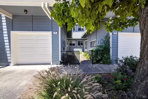 41 Meadowbrook Ct, Cotati, CA 94931