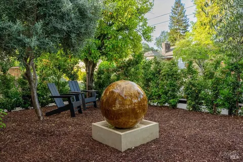 1430 Stockton St, Saint Helena, CA 94574