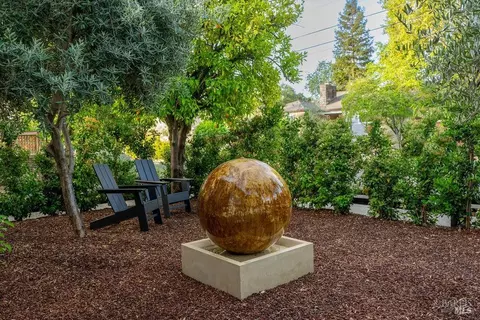 1430 Stockton St, Saint Helena, CA 94574