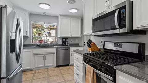 Kitchen - 770 Collier Dr, Dixon, CA 95620 photo 2 of 3