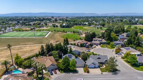 View/Area - 770 Collier Dr, Dixon, CA 95620 photo 2 of 5