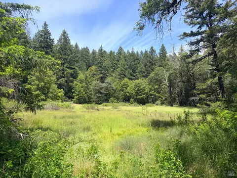 0 Registered Guest Rd, Laytonville, CA 95454