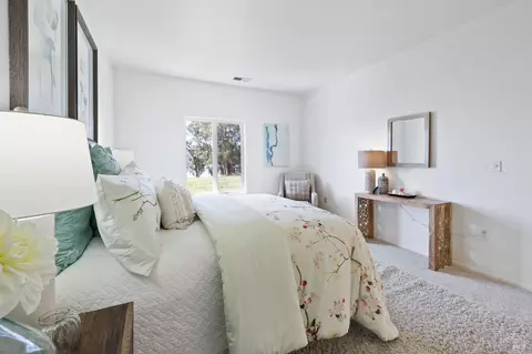 Bedroom - 129 Shoal Dr W, Vallejo, CA 94591 photo 2 of 9