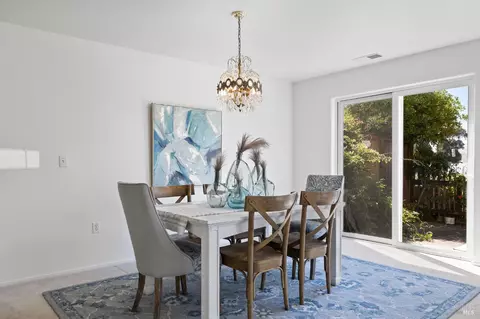 Dining - 129 Shoal Dr W, Vallejo, CA 94591 photo 2 of 5