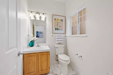 Bath - 129 Shoal Dr W, Vallejo, CA 94591 photo 1 of 3