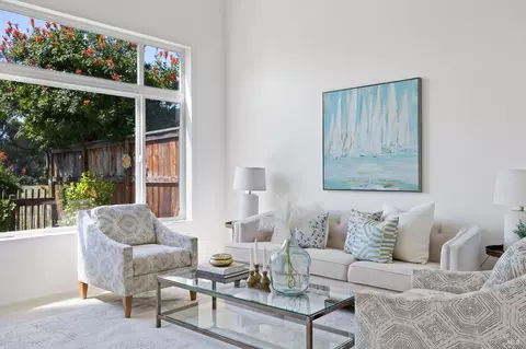 Living - 129 Shoal Dr W, Vallejo, CA 94591 photo 1 of 3