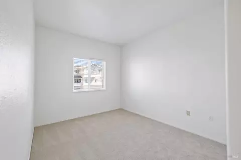 Bedroom - 129 Shoal Dr W, Vallejo, CA 94591 photo 6 of 9