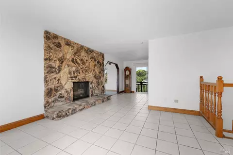 Living - 312 Skyline Dr, Vallejo, CA 94591 photo 6 of 12